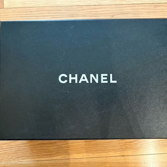 Black and White Chanel Pumps With Wraparound Ankle Strap (Size 39.5) - Picture 5 of 10